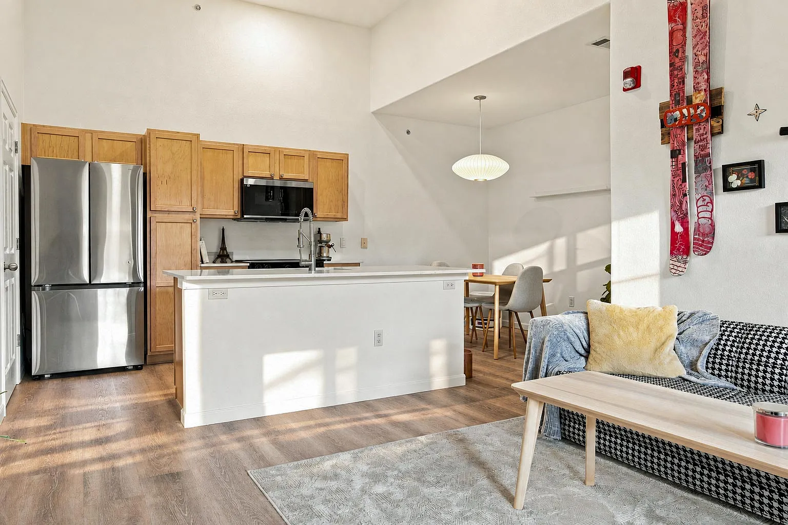 2 bed, 1020 sqft, $2,750 — Photo 4