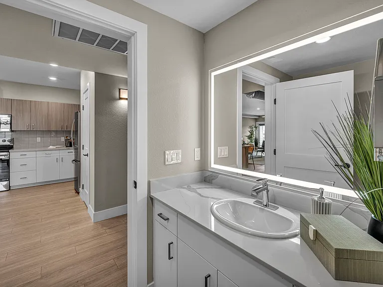 2-Bed 2-Bath - Bathroom