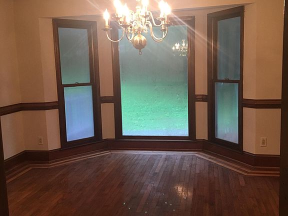 3rd image of 3156 Oak Dr