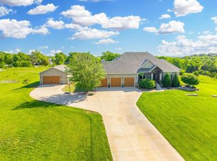 24130 W Hedgecreek Dr, Andale, KS 67001