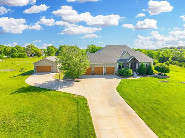24130 W Hedgecreek Dr, Andale, KS 67001
