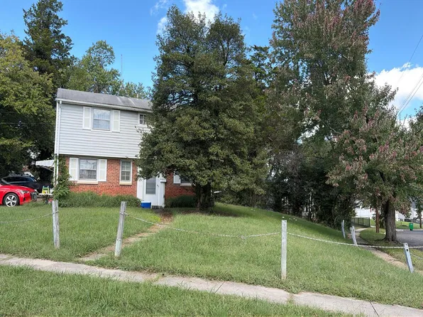 404 Barrymore Dr, Oxon Hill, MD 20745