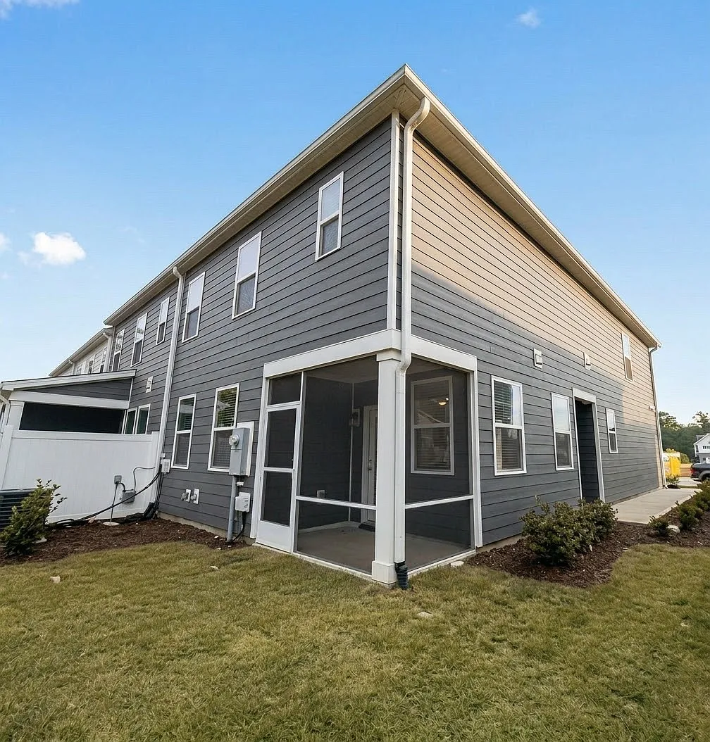 3 bed, 2.5 bath, 1884 sqft, $2,200 — Photo 3