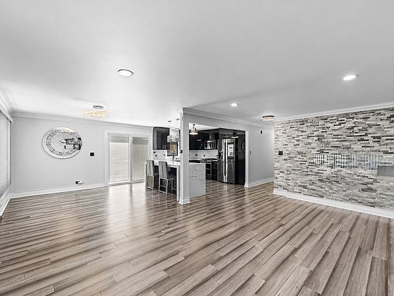 4th image of 1115 191st St