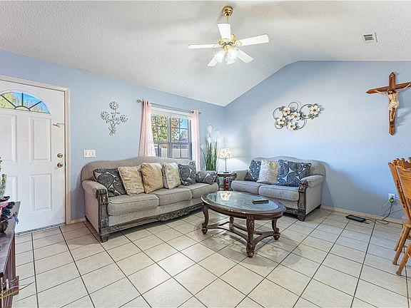 4th image of 600 E Hardwood Dr
