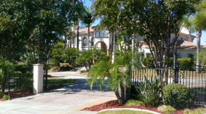 Front of Estate2