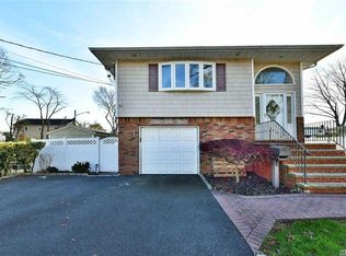 564 Windmill Ave, West Babylon, NY 11704