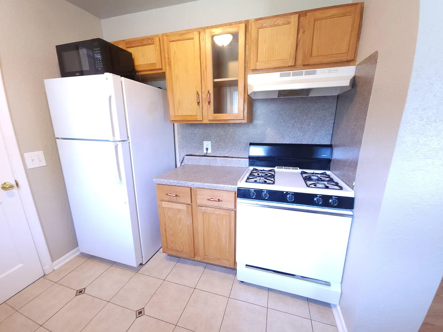 2 bed, 848 sqft, $1,150 — Photo 4