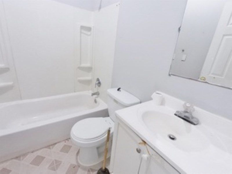 2nd image of 614 Melville Ave