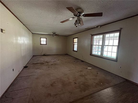 4th image of 2534 Broadway Lake Rd