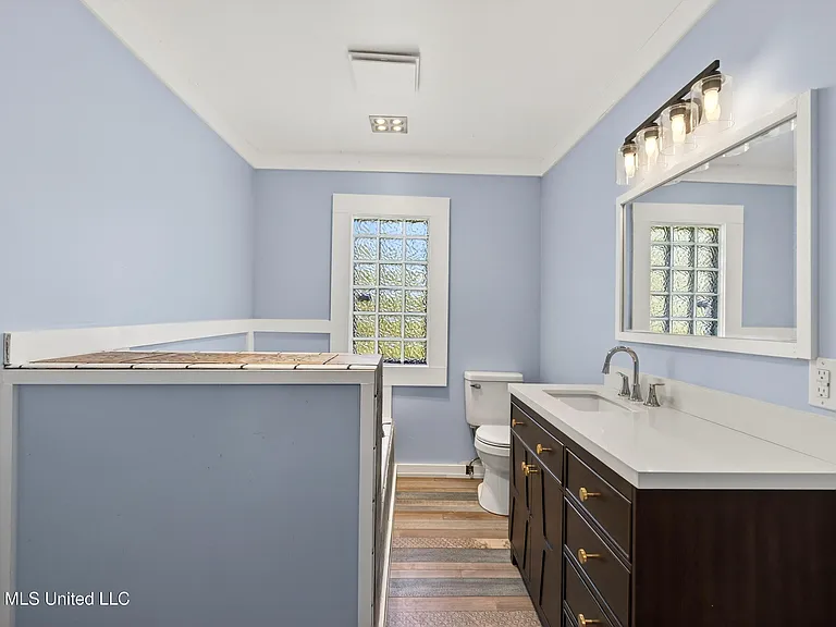 612 N Wright Ave — Photo 25