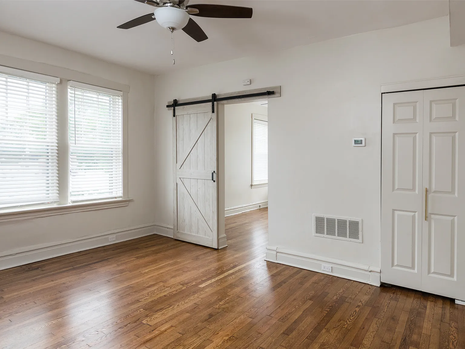 2 bed, 1000 sqft, $1,750 — Photo 2