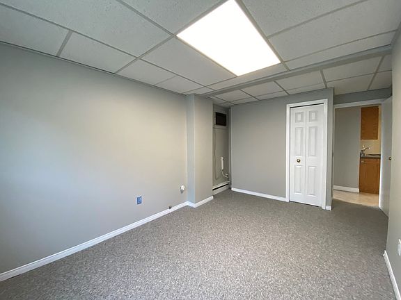 3rd image of 53 Queen St W #5