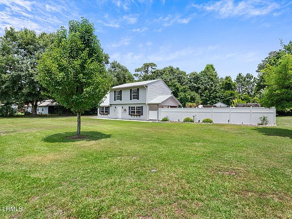 4th image of 4339 Pinewood Circle