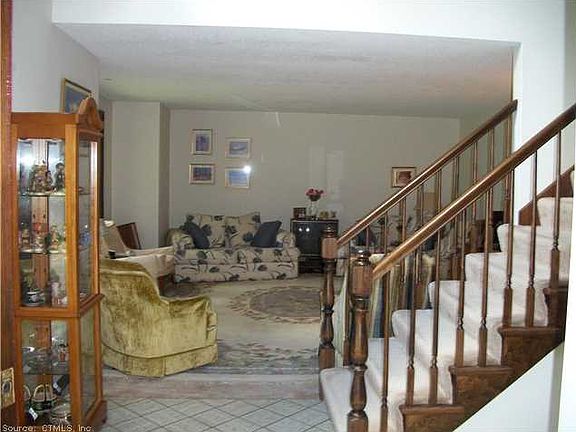 3rd image of 38 Green Springs Dr