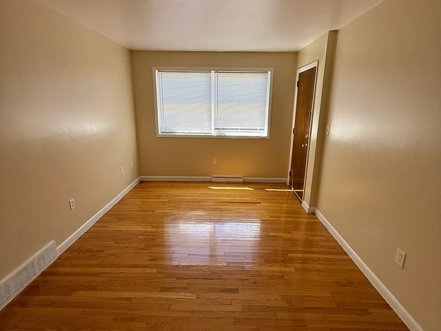 2 bed, $1,650 — Photo 2
