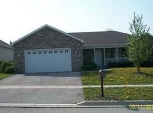 918 Wells Dr, Sycamore, IL 60178