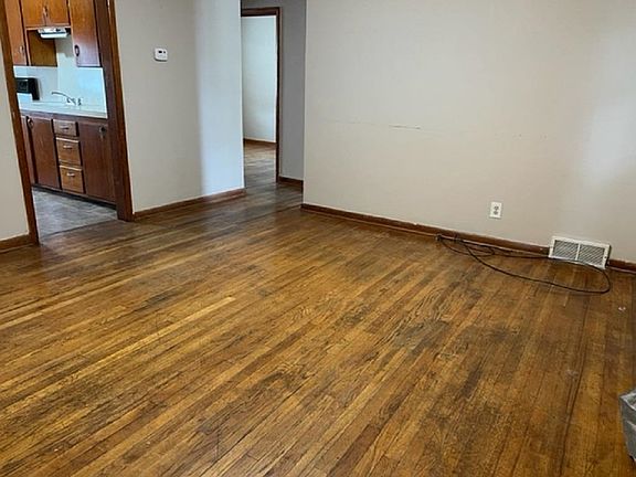 4th image of 803 W 11th St