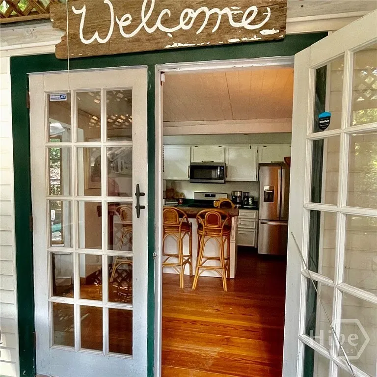 2 bed, 1.0 bath, 950 sqft, $4,000 — Photo 2