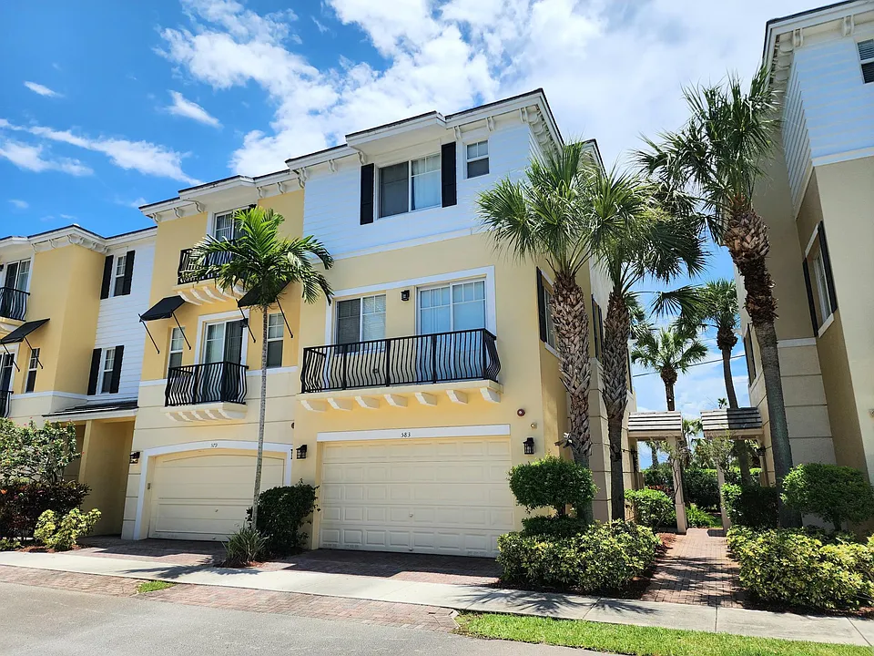 583 NW 35th Pl
