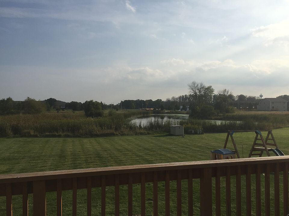 1st image of 817 Drumlin Dr