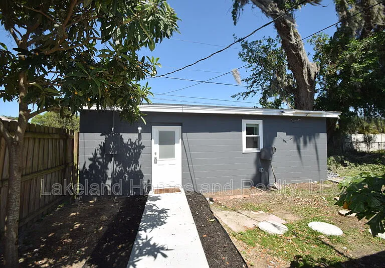 527 Garden Dr N #2 — Photo 1
