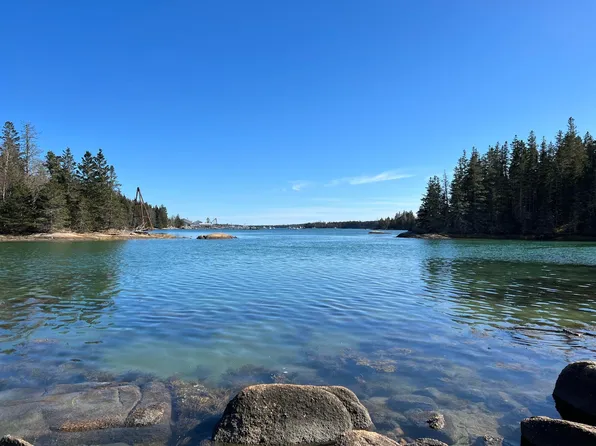 111 Oceanville Road, Stonington, ME 04681