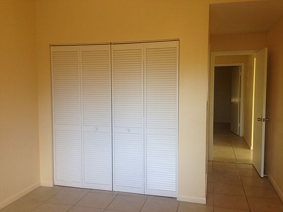 3rd image of 21131 NE 5th Pl