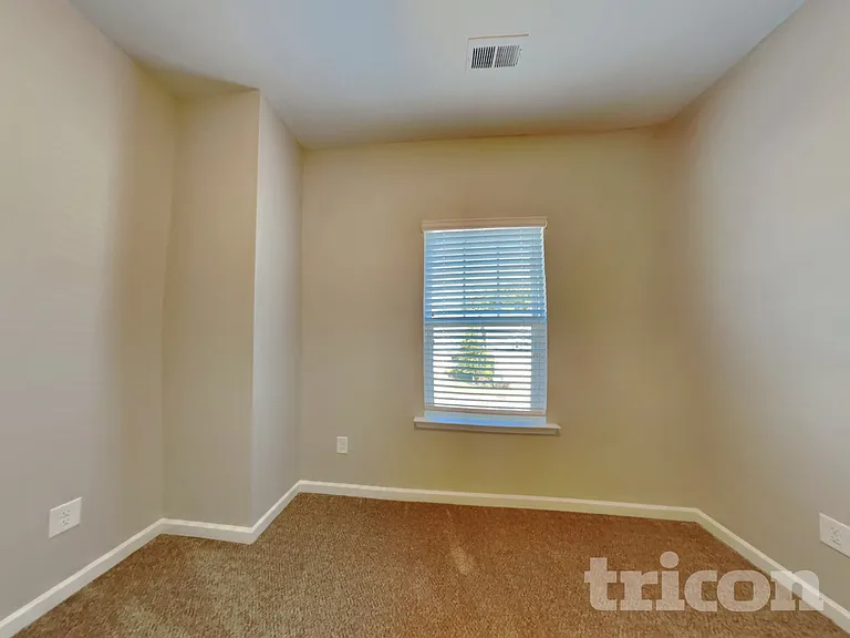 28 Ashview Dr — Photo 8