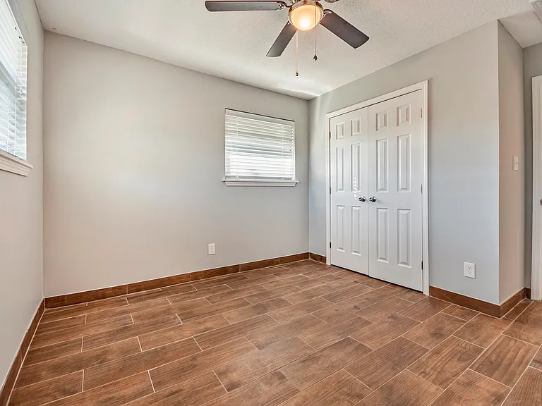 1616 Monroe Ave — Photo 12