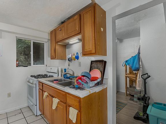 5th image of 470 Burns Ave #5