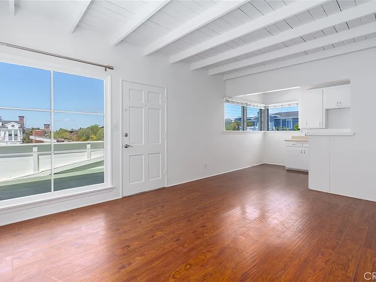 720 Narcissus Ave — Photo 9