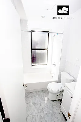 Rented by Jonis Realty | media 21