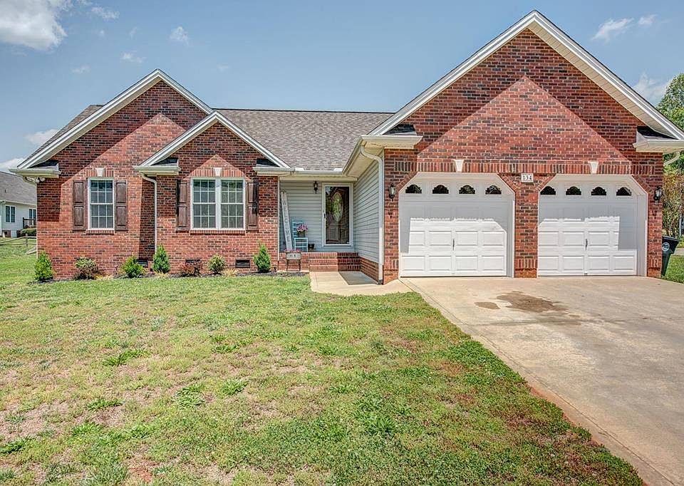 1st image of 134 Creekside Dr