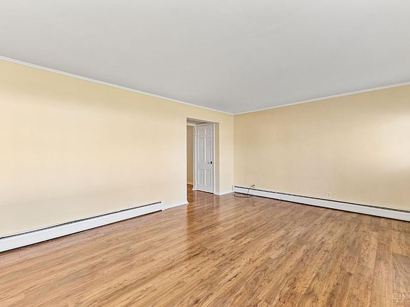 4th image of 1454 Antoinette Ave