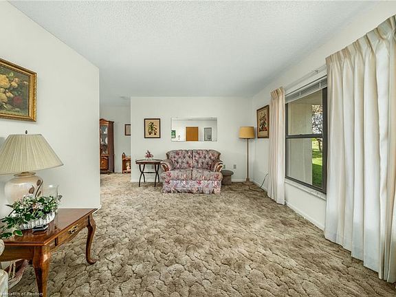 5th image of 901 N Olivia Dr