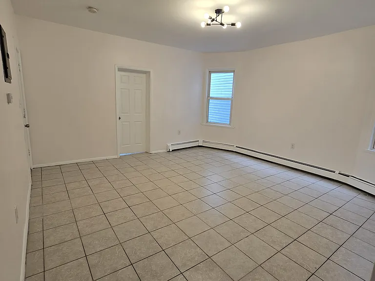 79 Eaton Pl #1 — Photo 4