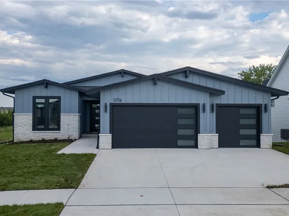 9714 Watermeadow Cir, Johnston, IA 50131