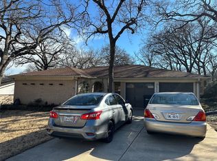 8404 Brookview Dr, North Richland Hills, TX 76182