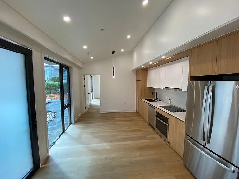 1320 River St — Photo 2