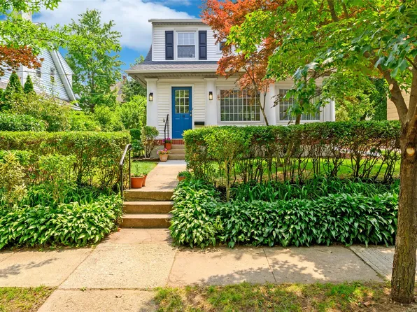 118 First Avenue, Pelham, NY 10803