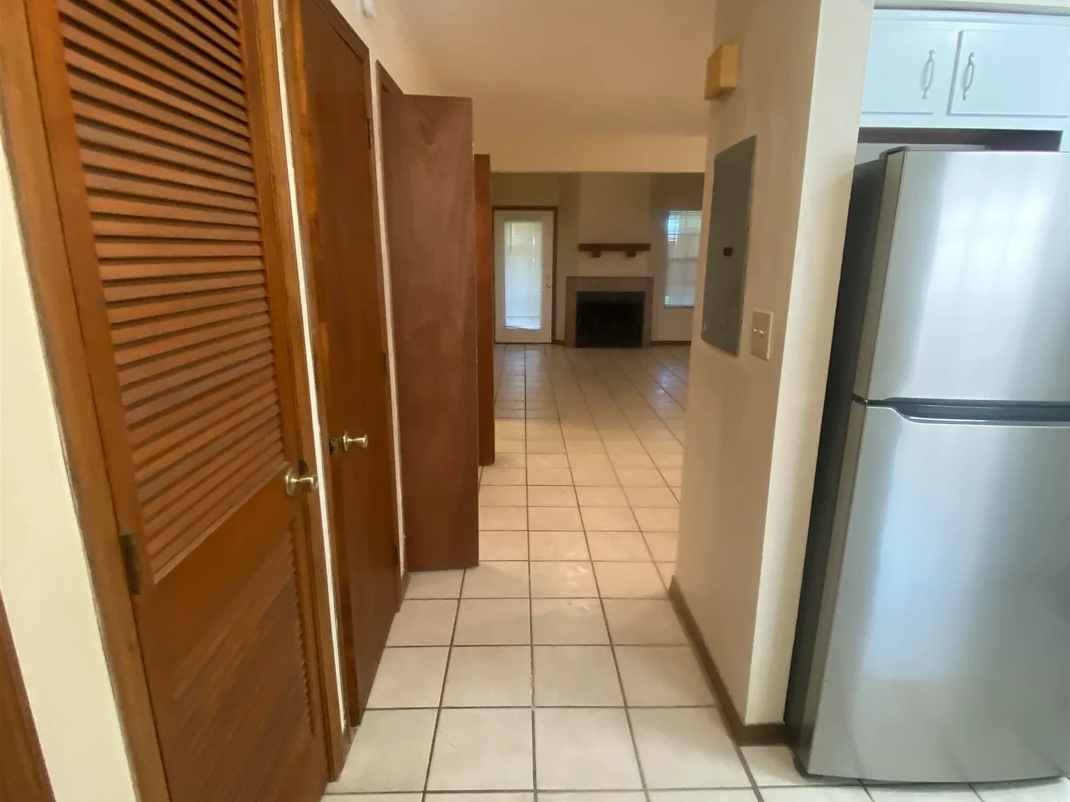 2 bed, 888 sqft, $1,250 — Photo 3