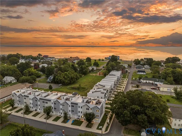 300 Douglas Ave, Colonial Beach, VA 22443
