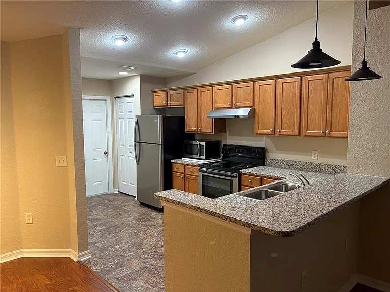 9832 SW 196th Avenue Rd — Photo 3