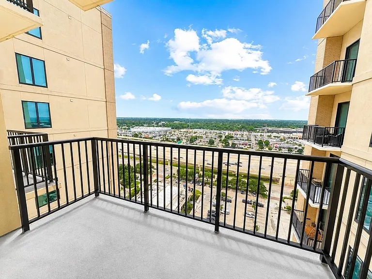 9787 Katy Fwy #1611 — Photo 3