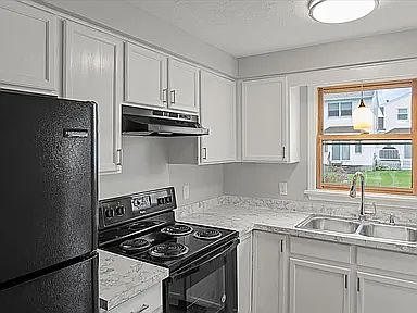 3rd image of 369 Lenora Ln