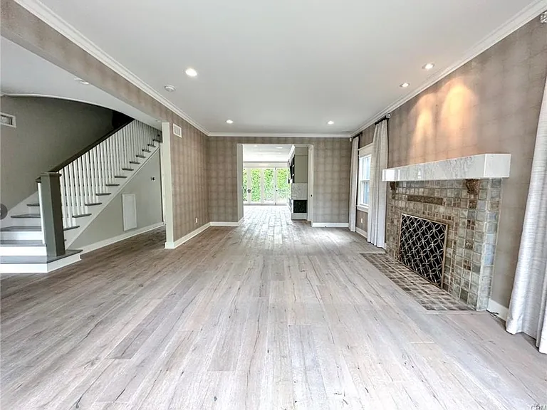 1616 N Ogden Dr — Photo 17