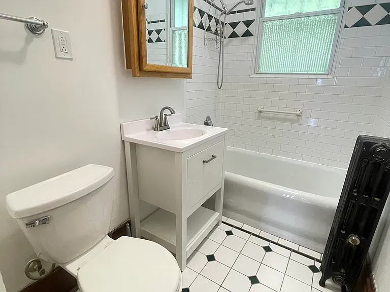 4518 W George St #1 — Photo 8