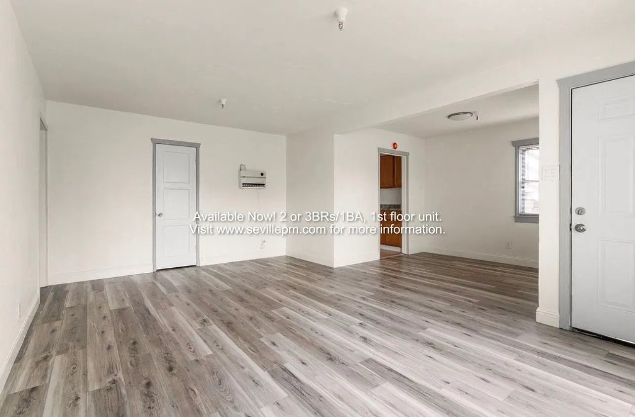 3 bed, 1050 sqft, $3,200 — Photo 1