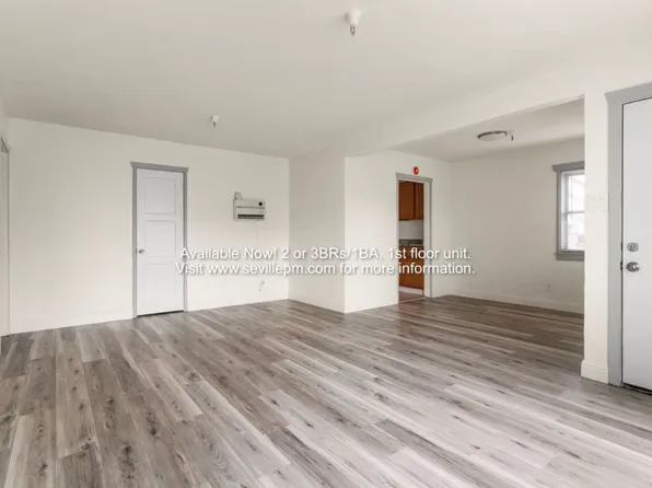 8428 Dowling St, Oakland, CA 94605